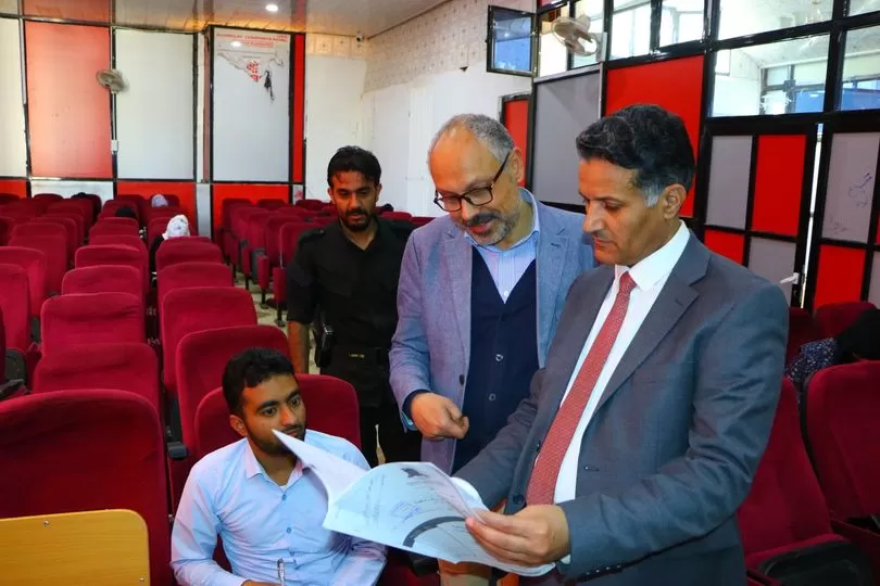 رئيس الجامعة الدكتور نجيب الكميم وبرفقة رئيس قسم طب الأسنان الدكتور إبراهيم الشامي يدشنا الإمتحانات النهائية العملية للفصل الدراسي الأول في كلية طب الأسنان للعام الجامعي 2020-2021م.