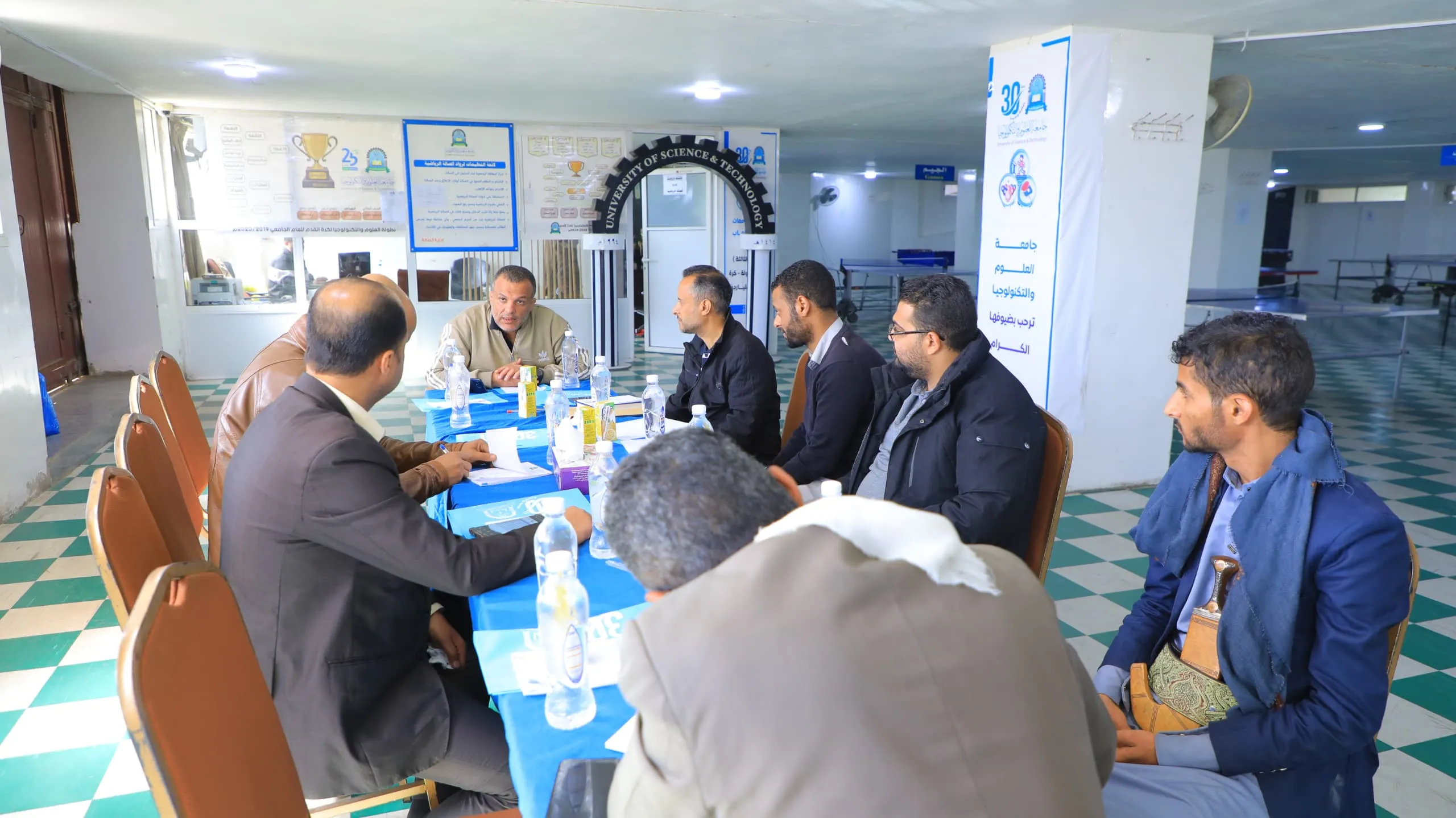 اللجنة المنظمة للبطولة الأولى لكرة القدم في الجامعات الأهلية تعقد إجتمعاً لوضع اللمسات النهائية لانطلاق البطولة