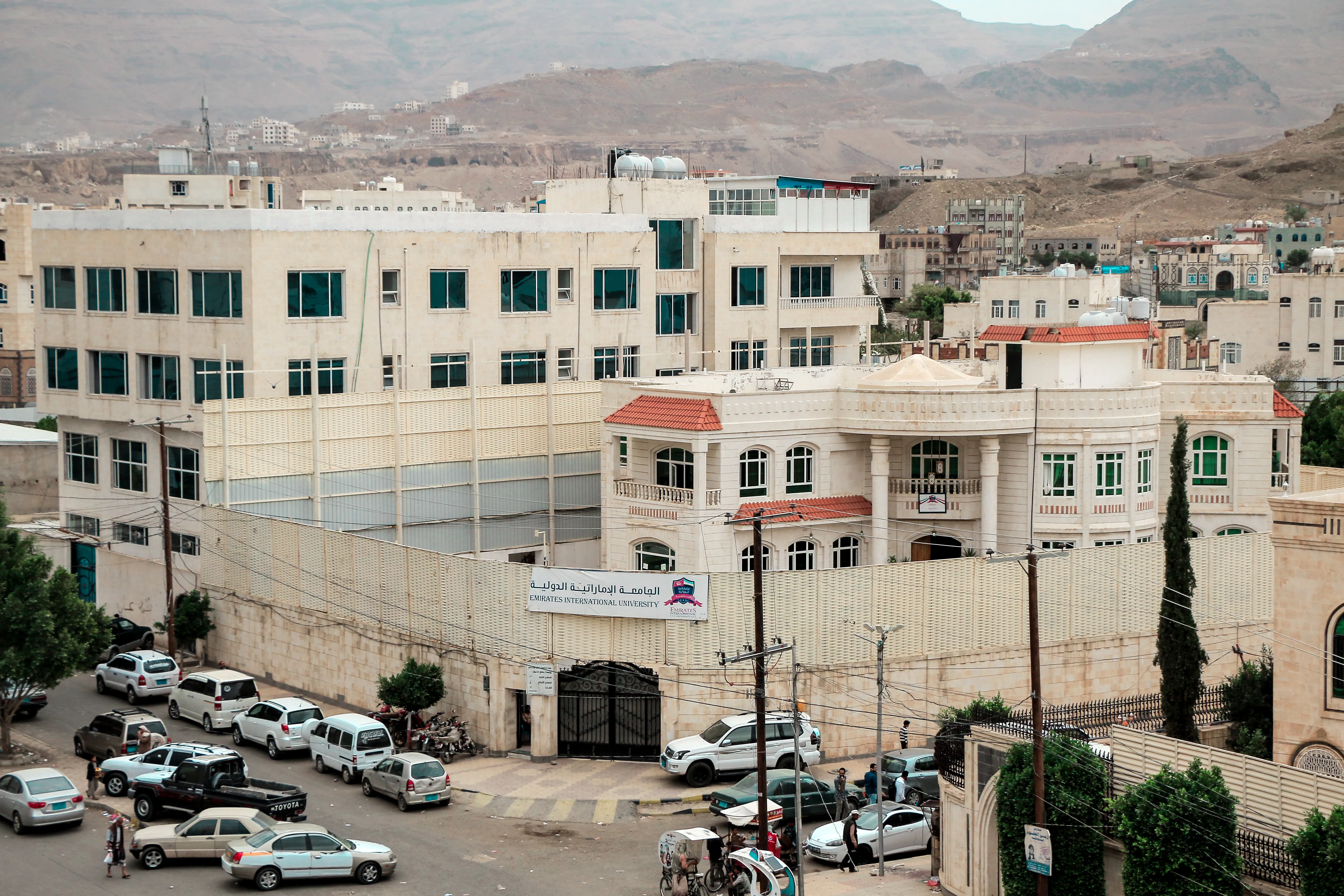 بمناسبة الشهر الكريم تقدم جامعة الملكة اروى مزايا خاصة